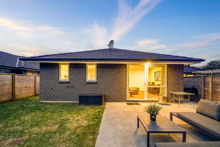 Photo of property in 44 Martingale Drive, Whitby, Porirua, 5024