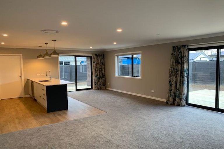 Photo of property in 42 Rose Leigh Drive, Cambridge, 3434