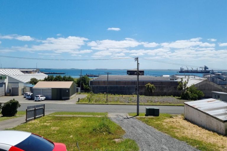 Photo of property in 104-106 Barrow Street, Bluff, 9814