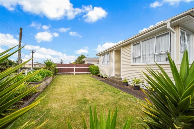 Photo of property in 22 Mcguire Street, Hawera, 4610