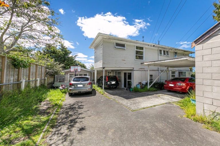 Photo of property in 233 Onewa Road, Birkenhead, Auckland, 0626
