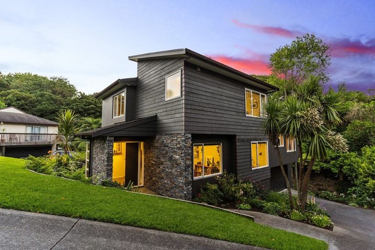Photo of property in 25 Bemrose Place, Cockle Bay, Auckland, 2014