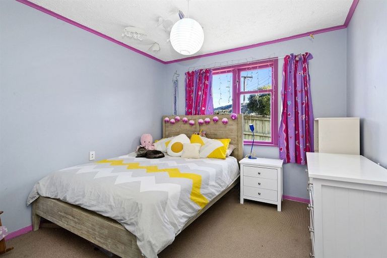 Photo of property in 56 Bell Street, Tawa, Wellington, 5028