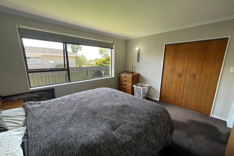 Photo of property in 79 Riversdale Drive, Merrilands, New Plymouth, 4312