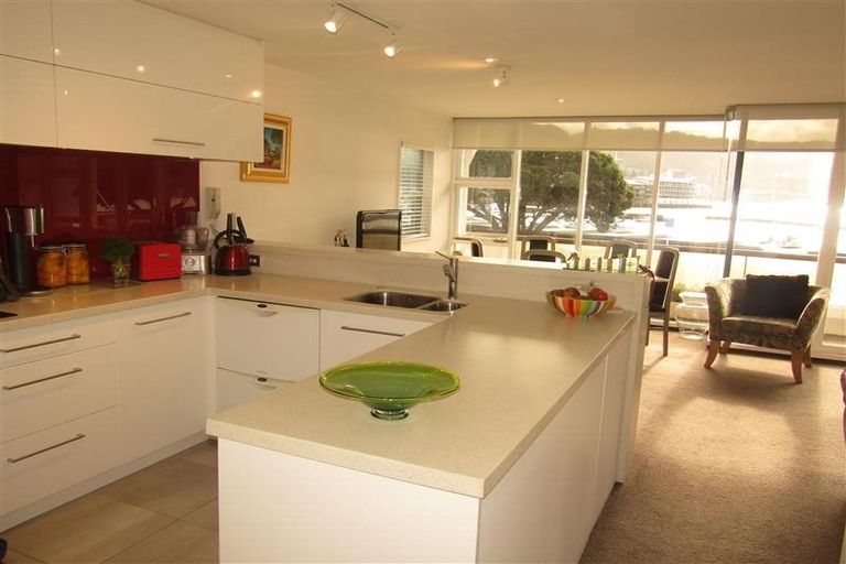 Photo of property in 1/130 Oriental Parade, Oriental Bay, Wellington, 6011