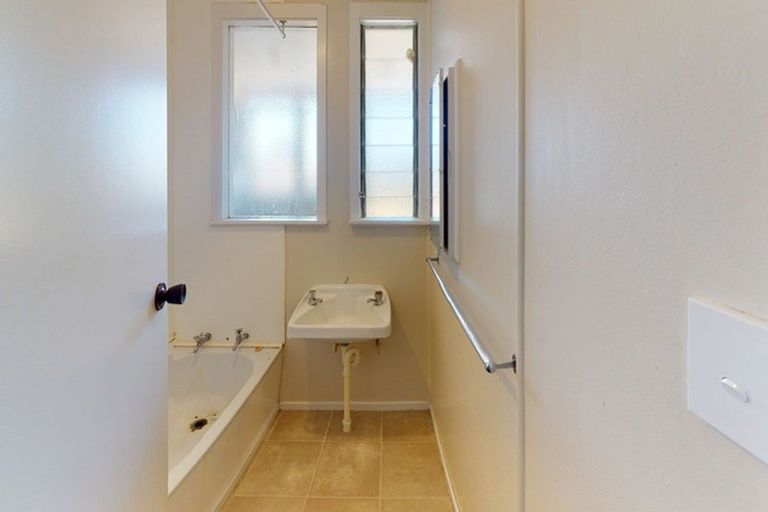 Photo of property in 60-62 Titoki Street, Castlecliff, Whanganui, 4501