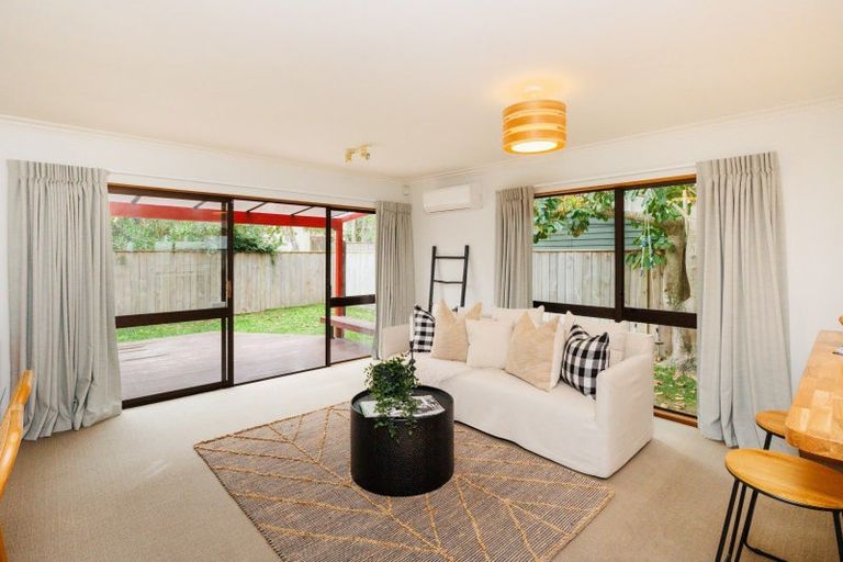 Photo of property in 2 Montgomery Terrace, Hokowhitu, Palmerston North, 4410