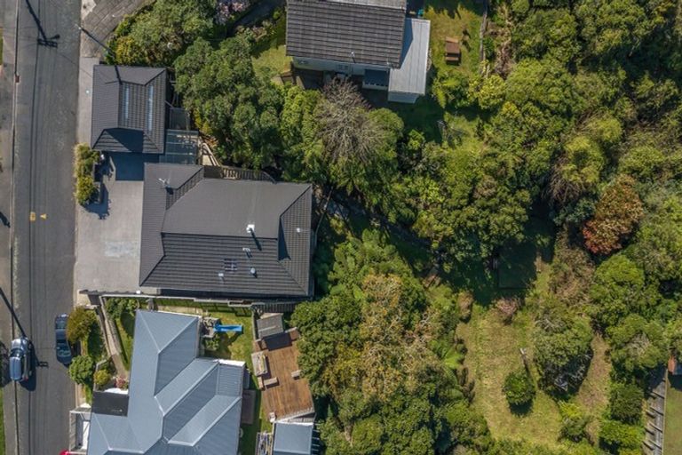 Photo of property in 16 Omar Street, Khandallah, Wellington, 6035