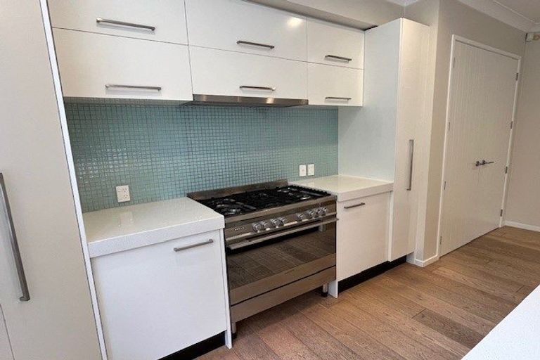 Photo of property in 9 Swindon Close, Mellons Bay, Auckland, 2014