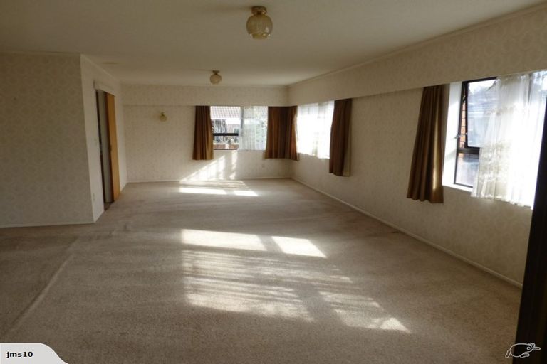 Photo of property in 2/87 Cook Street, Howick, Auckland, 2014