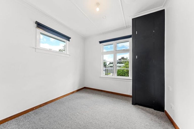 Photo of property in 141 Seaview Road, Westown, New Plymouth, 4310