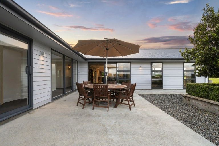 Photo of property in 208 Taipo Road, Rongotea, Palmerston North, 4476