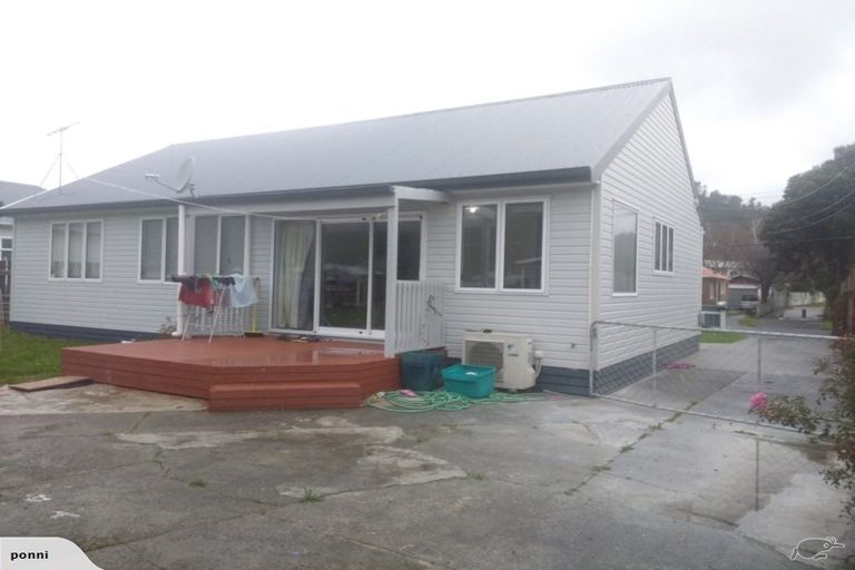 Photo of property in 137 Molesworth Street, Taita, Lower Hutt, 5011