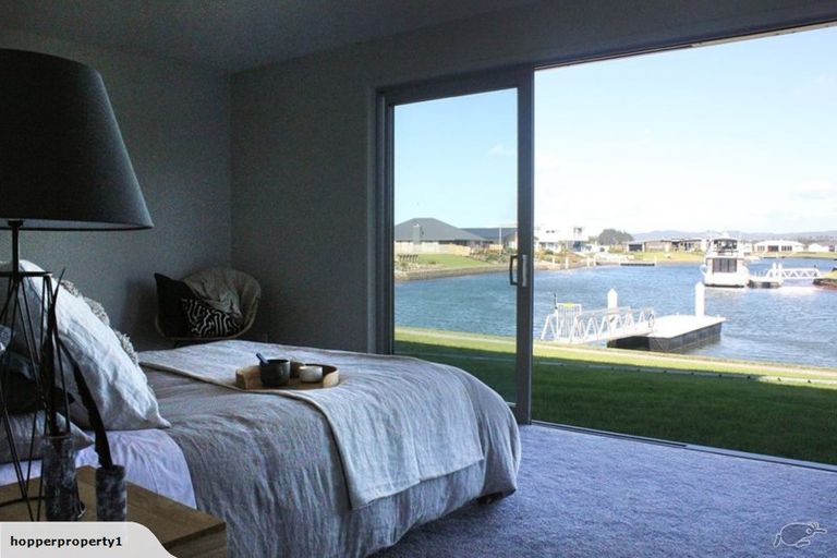 Photo of property in 6 Poaka Place, One Tree Point, 0118