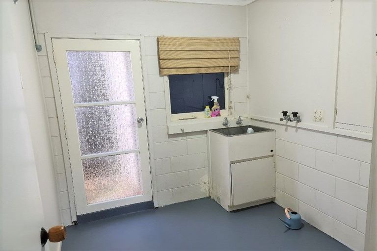 Photo of property in 1 Malters Place, Browns Bay, Auckland, 0630