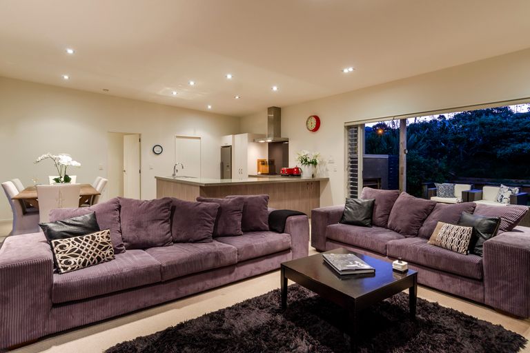 Photo of property in 22 Wonderview Road, Leigh, 0985