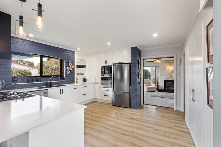 Photo of property in 55 Rhodes Drive, Kelvin Grove, Palmerston North, 4414