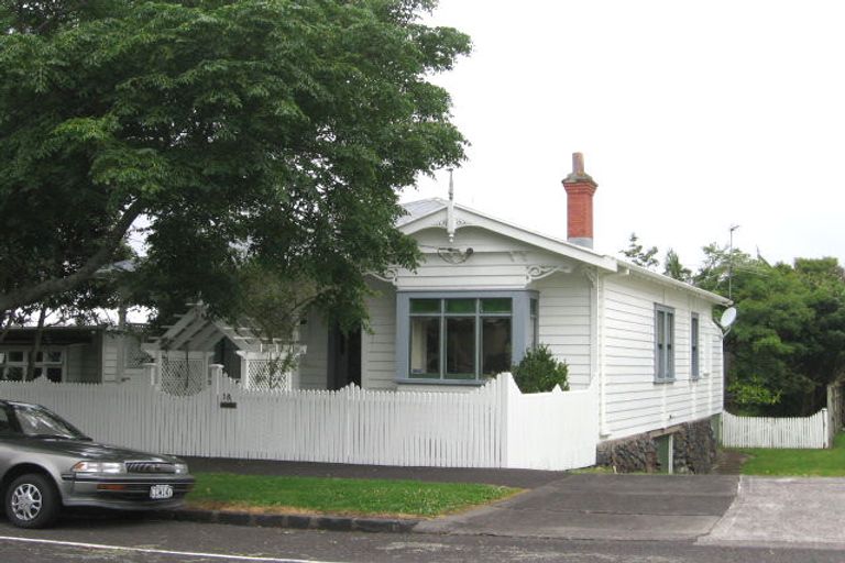 Photo of property in 18 Pine Street, Mount Eden, Auckland, 1041