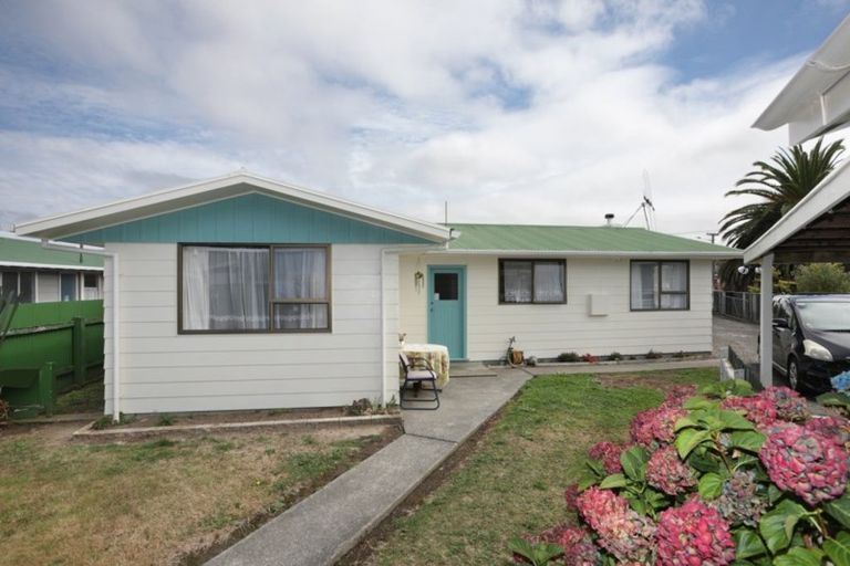 Photo of property in 17 Alexandra Street, Marton, 4710