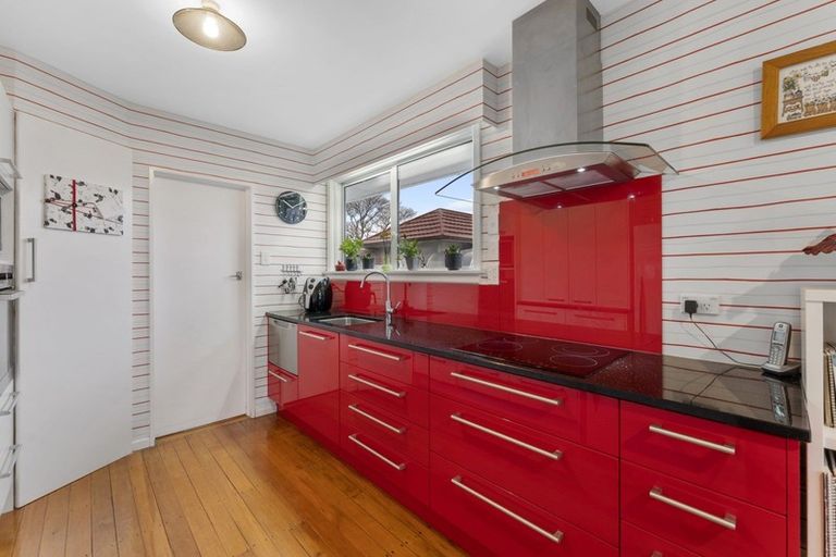 Photo of property in 17 Oriana Crescent, Hornby, Christchurch, 8042