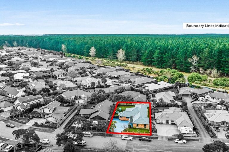 Photo of property in 21 Forest Drive, Parklands, Christchurch, 8083