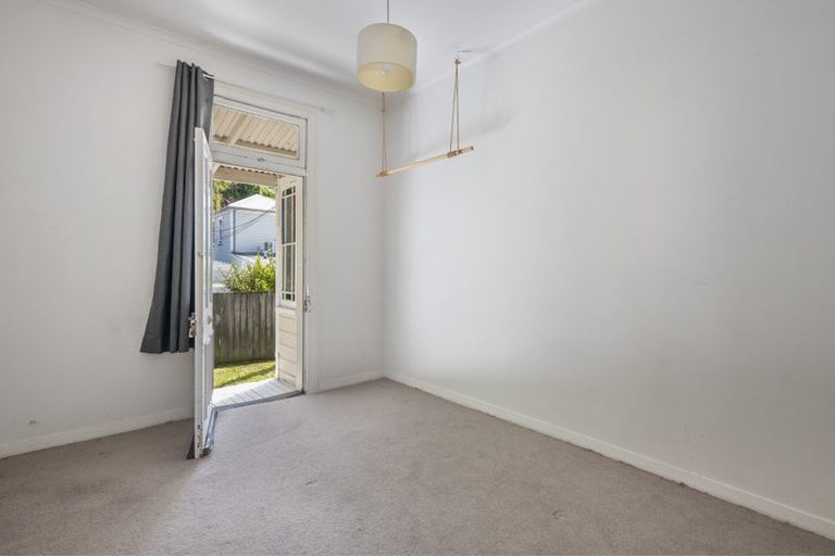 Photo of property in 145 Aro Street, Aro Valley, Wellington, 6021