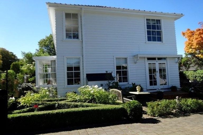 Photo of property in 1/165 Fendalton Road, Fendalton, Christchurch, 8052