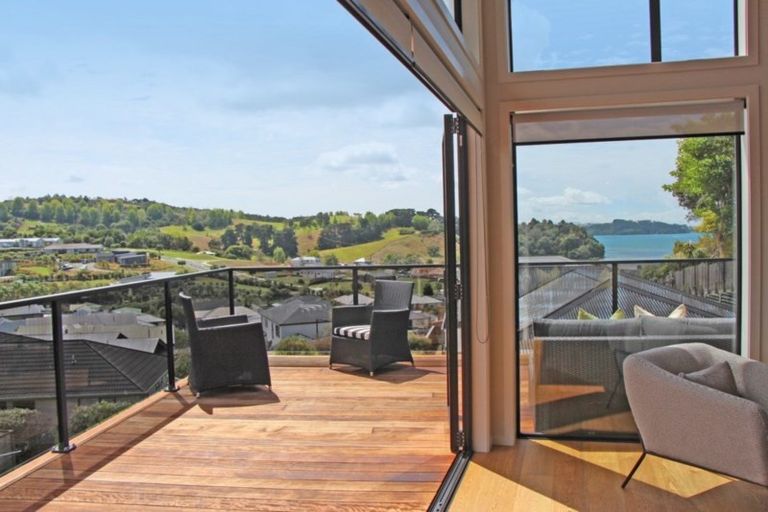 Photo of property in 21 Ariel Place, Snells Beach, 0920