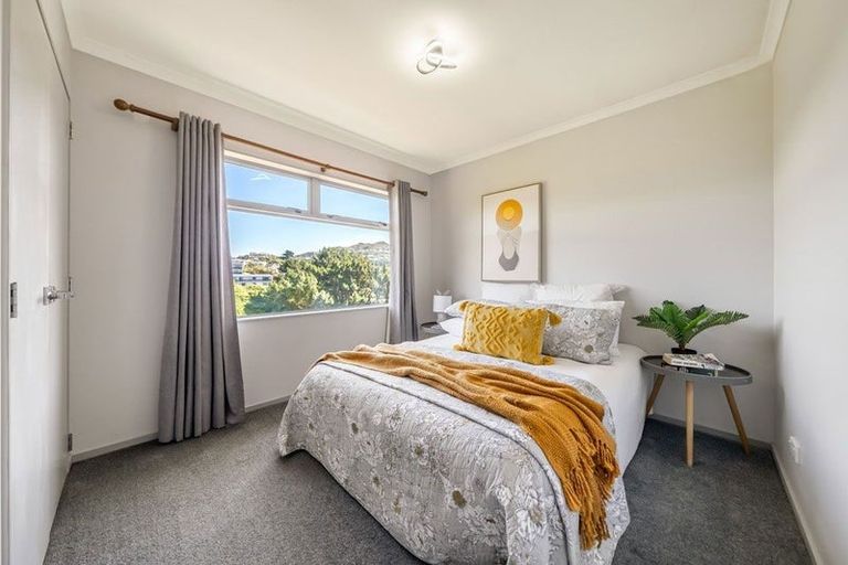 Photo of property in 18 Cresswell Place, Johnsonville, Wellington, 6037