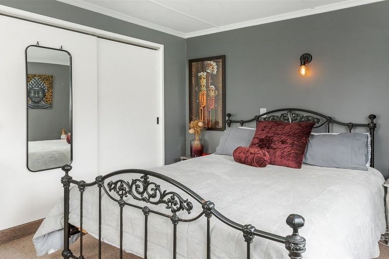 Photo of property in 20 Bentham Street, Westport, 7825