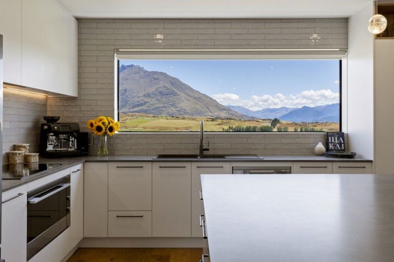 Photo of property in 97 Spur Ridge Rise, Jacks Point, 9371