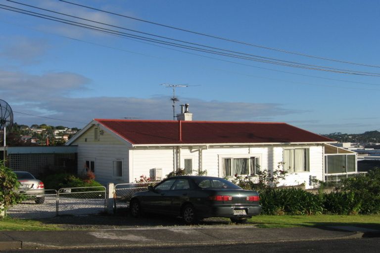 Photo of property in 4/5 Anne Road, Hillcrest, Auckland, 0627