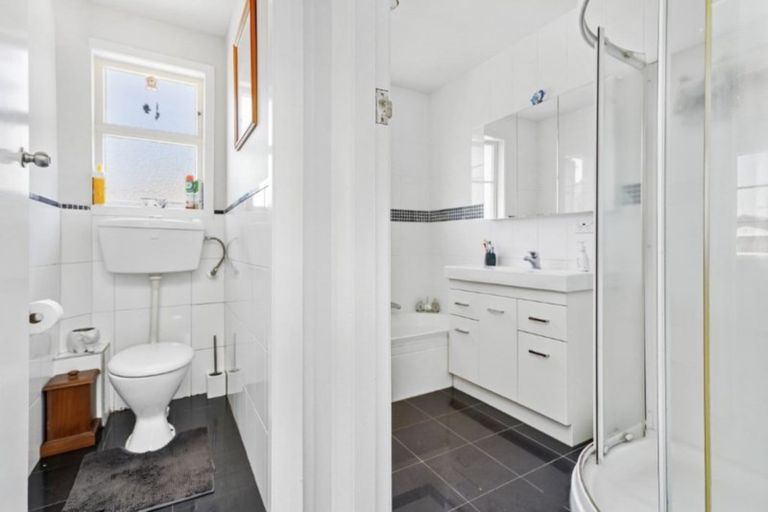 Photo of property in 14 Watts Crescent, Hamilton East, Hamilton, 3216