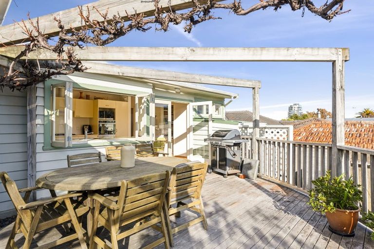 Photo of property in 43 Golf Road, Paraparaumu Beach, Paraparaumu, 5032