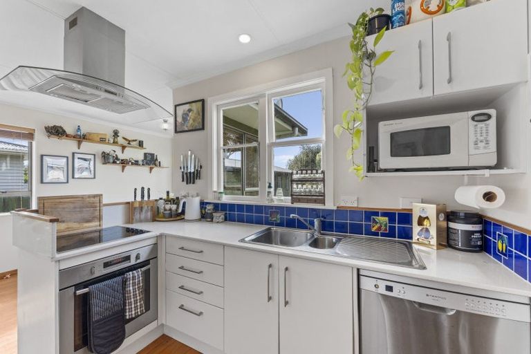 Photo of property in 27 Waterloo Crescent, Hokowhitu, Palmerston North, 4410