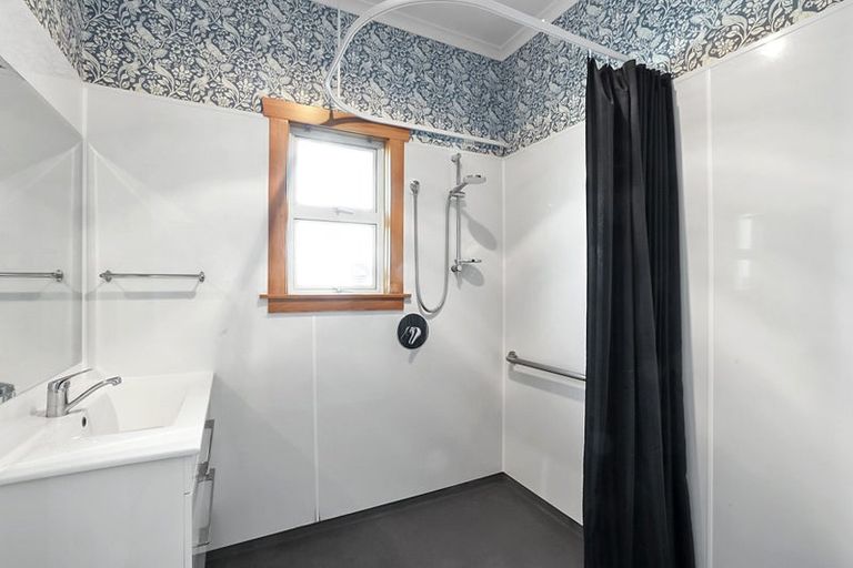 Photo of property in 27 List Street, Welbourn, New Plymouth, 4310