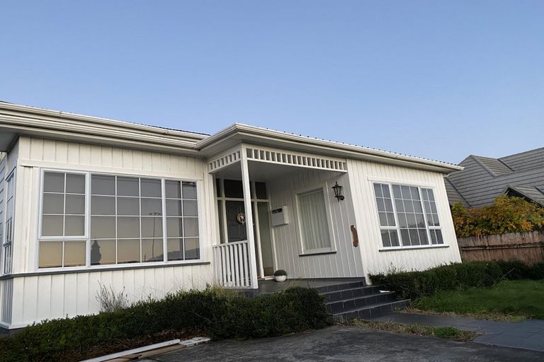 Photo of property in 16 Bellevue Road, Woburn, Lower Hutt, 5010