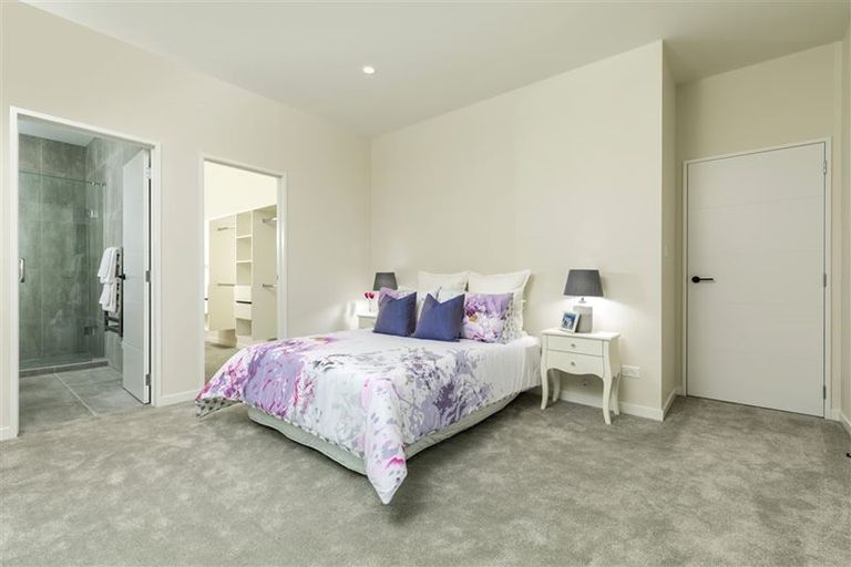 Photo of property in 6 Kauri Grove Drive, Kumeu, 0810