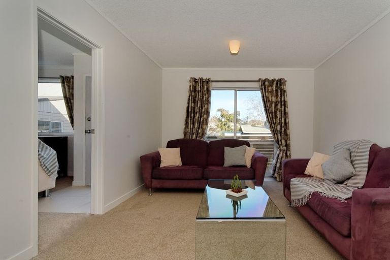 Photo of property in 3/2a Bowers Road, Glen Eden, Auckland, 0602