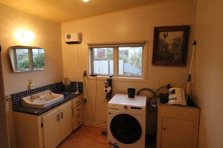 Photo of property in 19 Helena Street, Lumsden, 9730