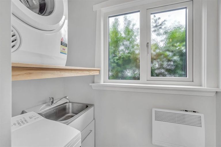 Photo of property in 166 Weston Road, St Albans, Christchurch, 8052