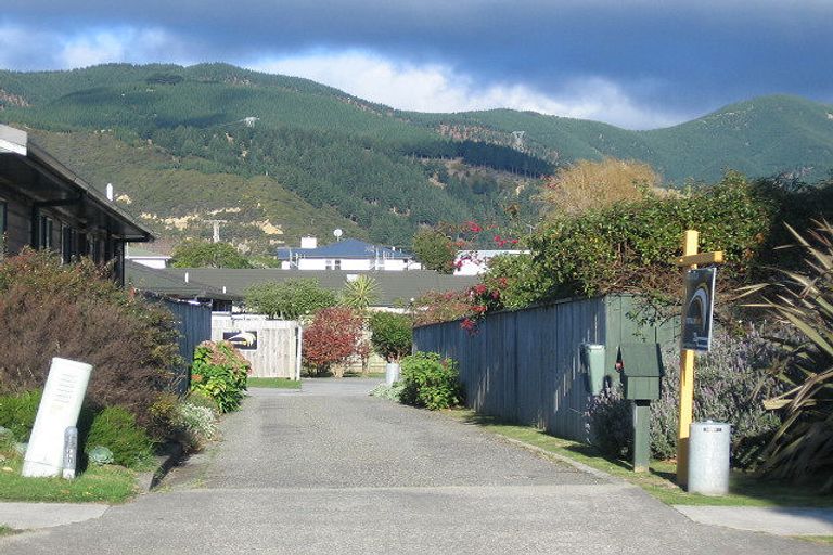 Photo of property in 40 Arawhata Road, Paraparaumu, 5032