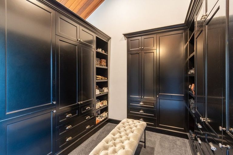 Photo of property in 2 Otaihanga Road, Paraparaumu Beach, Paraparaumu, 5032