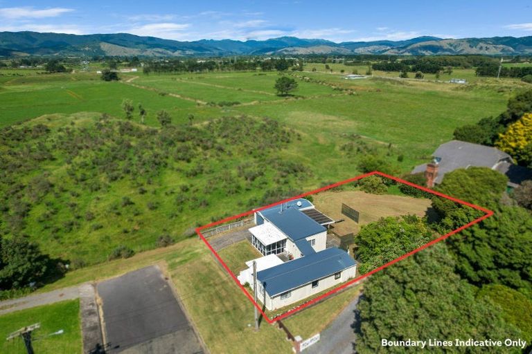 Photo of property in 11 Rata Street, Otaki Beach, Otaki, 5512