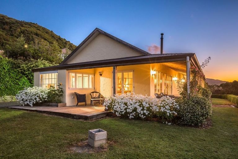 Photo of property in 18b Kea Street, Waikanae, 5036