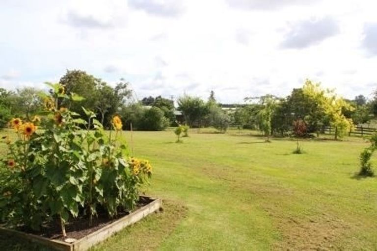 Photo of property in 77 Lewis Road, Karaka, Papakura, 2580