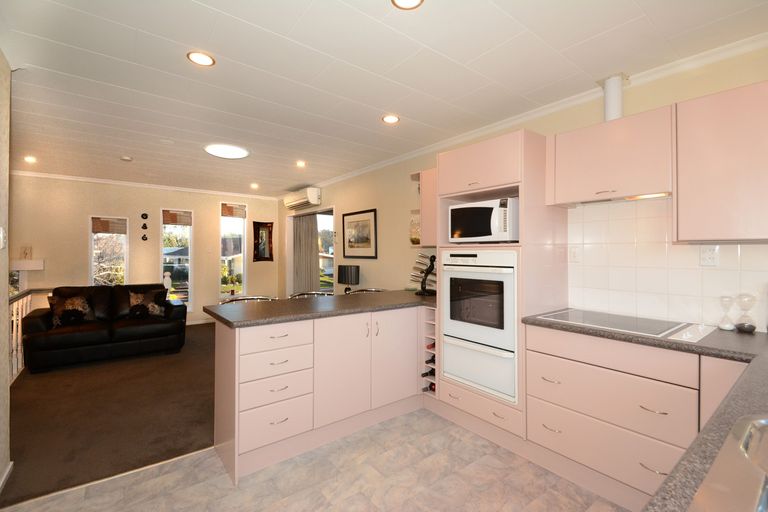 Photo of property in 13 Estuary Crescent, Fairfield, Dunedin, 9018