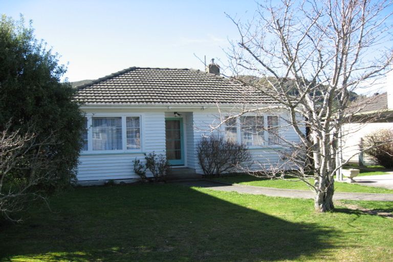 Photo of property in 23 Dover Road, Wainuiomata, Lower Hutt, 5014
