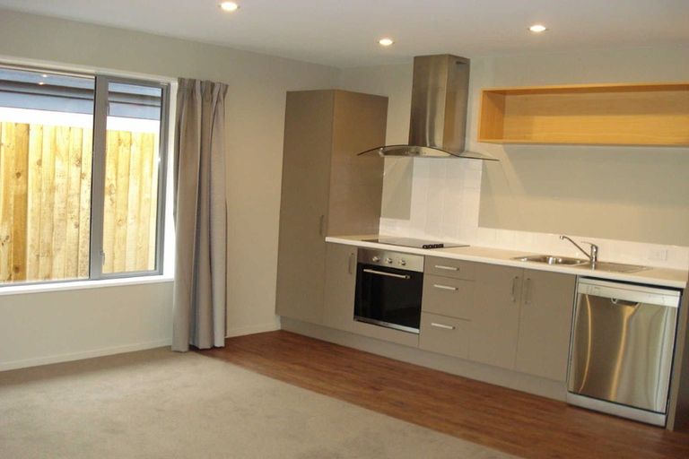 Photo of property in 8/18 Goldsmith Place, Waltham, Christchurch, 8023