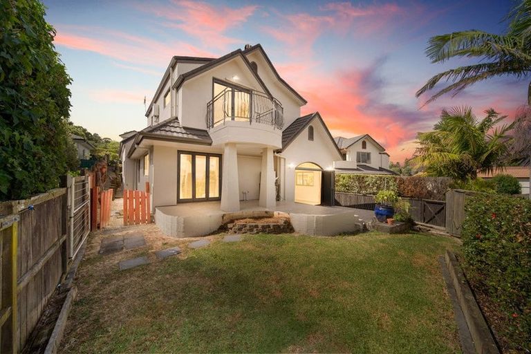 Photo of property in 25 Brooke Ridge Rise, East Tamaki Heights, Auckland, 2016